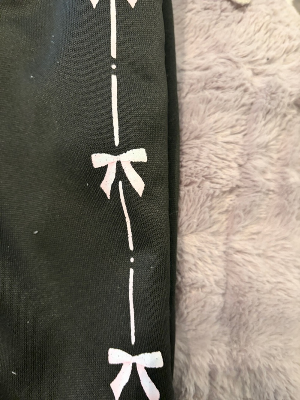 Black Active cargo Pants with Arrow & Bow Detail - Picture 3 of 8